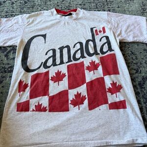 Vintage 1990’s Canada Graphic Men’s Heavyweight T-Shirt Size Large Cotton Blend